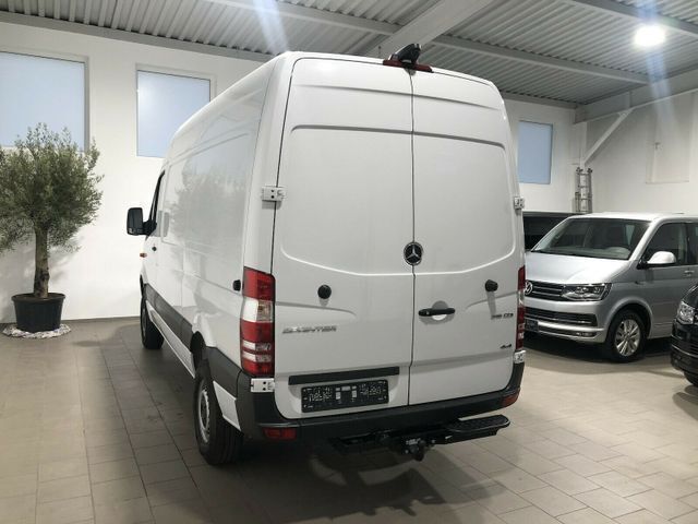 Gebraucht Mercedes Sprinter 163 PS (119 kW) 2017 Weiß Van