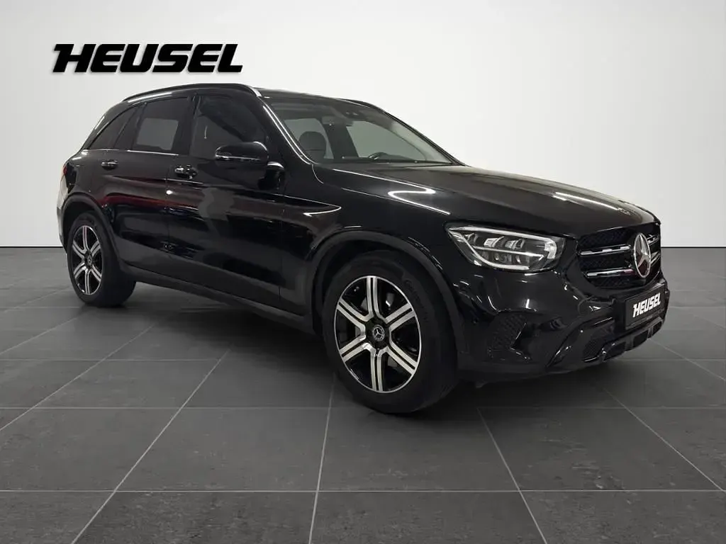Gebraucht Mercedes GLC220 Night 194 PS (142 kW) 2019 Metalliclack obsidianschwarz SUV