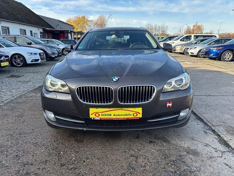 Braun Gebraucht 2012 BMW 520 Kombi | 6.900 € (Superpreis) - Bild 1/4