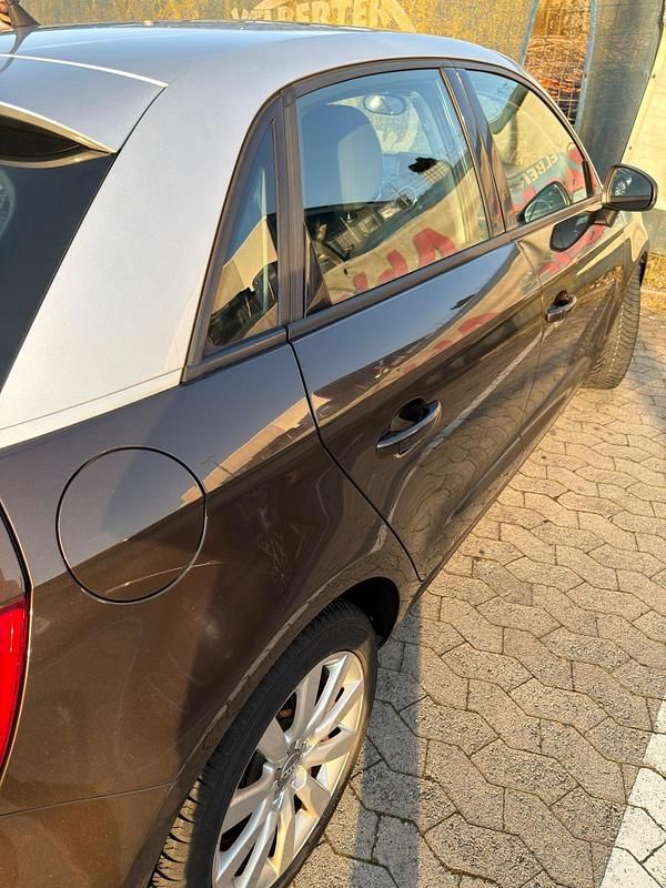 Gebraucht Audi A1 122 PS (89 kW) 2013 Braun Kleinwagen