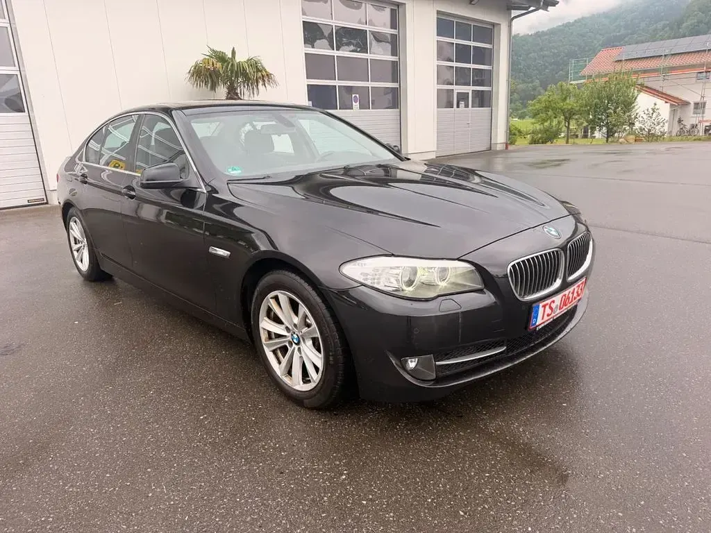 Używany BMW 520 184 KM (135 kW) 2011 Czarny Sedan/Limuzyna