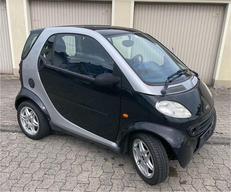 Schwarz Gebraucht 2000 Smart ForTwo Coupé Kleinwagen | 1.350 € (Fairer Preis) - Bild 1/4