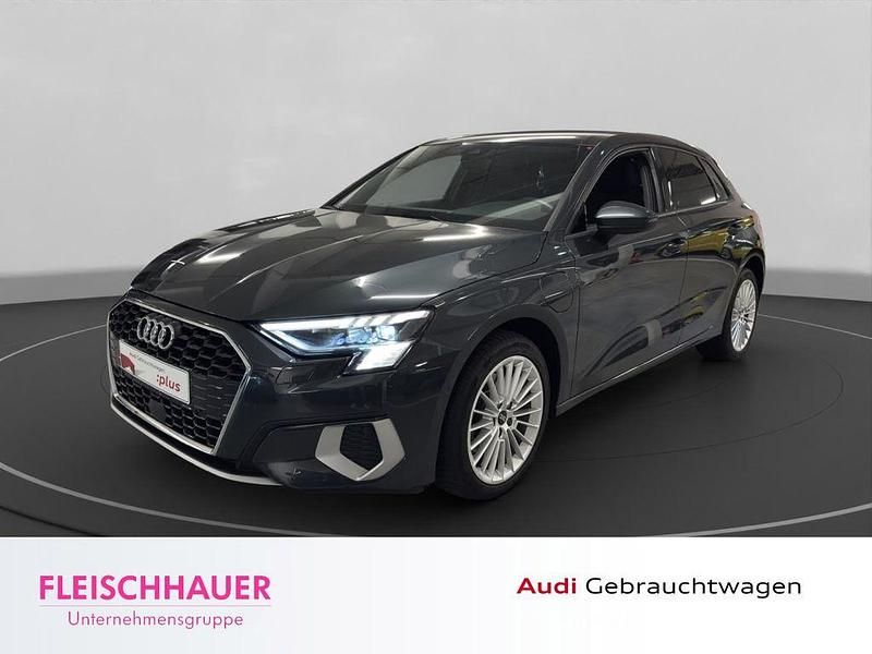Grau Gebraucht 2022 Audi A3 Sportback e-tron Advanced Limousine | 26.980 € (Etwas zu teuer) - Bild 1/4