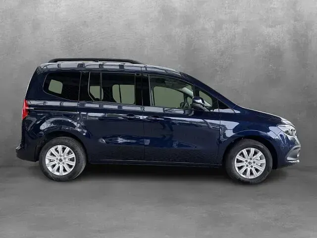 Gebraucht Mercedes T180 Progressive 116 PS (85 kW) 2026 Cavansitblau metallic Van / Kleinbus