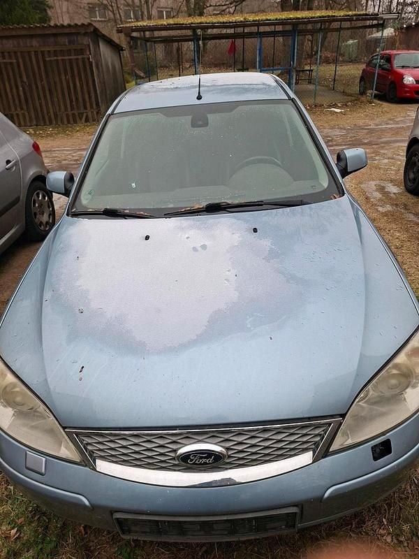 Gebraucht Ford Mondeo 107 PS (78 kW) 2004 Blau Limousine