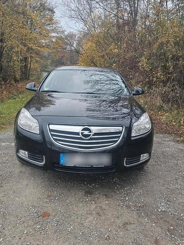 Gebraucht Opel Insignia 140 PS (102 kW) 2010 Schwarz Limousine