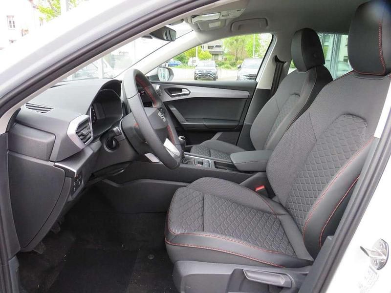 Neu Seat Leon FR 150 PS (110 kW) 2026 Glacial weiß metallic Kombi