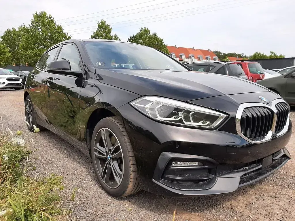 Gebraucht BMW 120 Sport Line 190 PS (139 kW) 2021 Schwarz Limousine