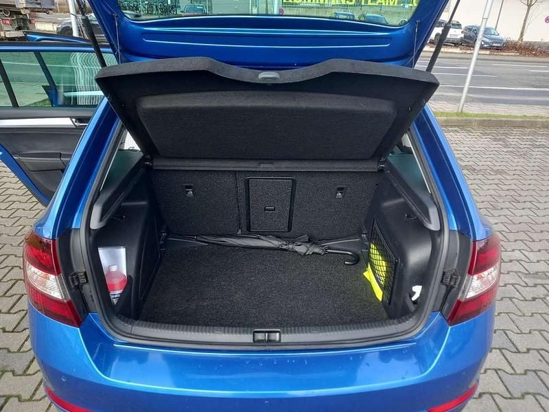 Gebraucht Skoda Rapid Active 95 PS (69 kW) 2017 Blau Kleinwagen