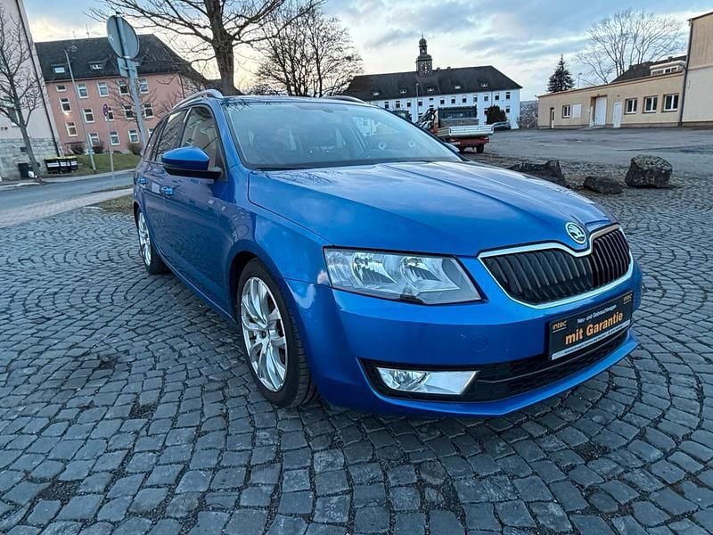 Gebraucht Skoda Octavia Elegance 105 PS (77 kW) 2014 Blau Kleinwagen