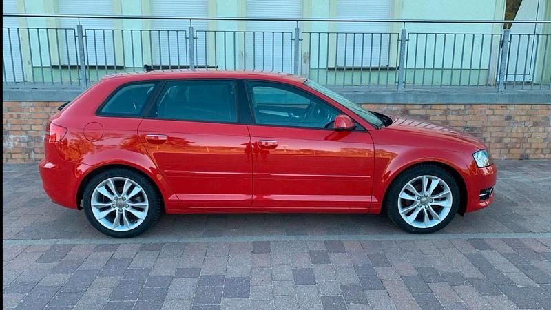Rot Gebraucht 2012 Audi A3 Sportback S-Line Limousine | 6.899 € (Guter Preis) - Bild 1/4