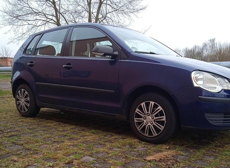Gebraucht VW Polo 64 PS (47 kW) 2006 Blau Kleinwagen