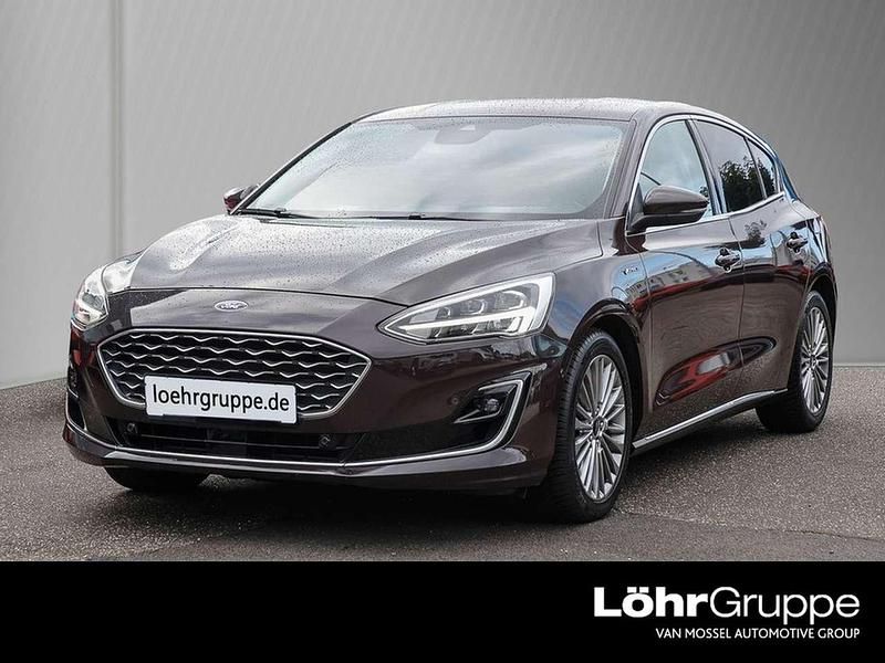 Dark berry metallic Gebraucht 2018 Ford Focus Vignale Limousine | 15.280 € (Etwas zu teuer) - Bild 1/4