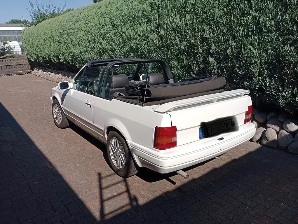 Gebraucht Ford Escort Cabriolet 102 PS (75 kW) 1990 Weiß Cabrio