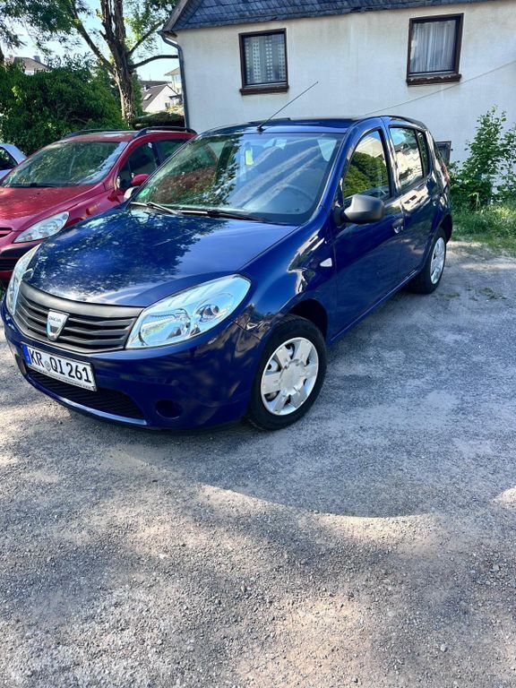 Blau Gebraucht 2009 Dacia Sandero Kleinwagen | 3.199 € (Fairer Preis) - Bild 1/4