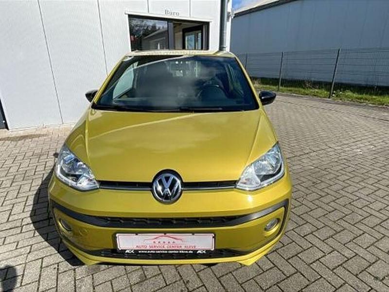 Gebraucht VW up! CLUB 135 PS (99 kW) 2017 Gelb Kleinwagen
