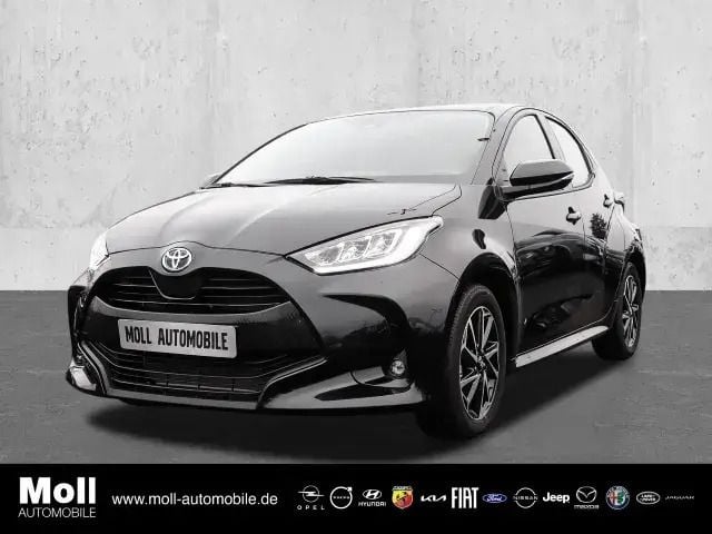 Schwarz Gebraucht 2023 Toyota Yaris Hybrid Team Kleinwagen | 19.980 € (Guter Preis) - Bild 1/4