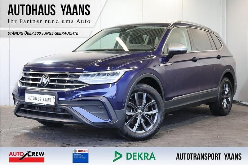 Blau Gebraucht 2023 VW Tiguan Allspace Life SUV | 28.479 € (Superpreis) - Bild 1/4