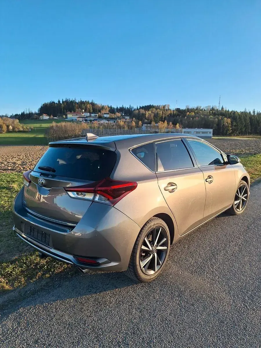Gebraucht Toyota Auris Edition-S 116 PS (85 kW) 2017 Limousine