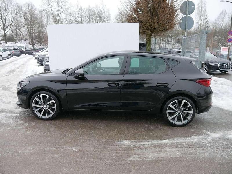 Neu Seat Leon FR 150 PS (110 kW) 2025 Midnight schwarz meta... Limousine
