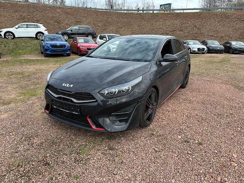 Gebraucht Kia ProCeed GT 204 PS (150 kW) 2023 Zilinaschwarz met. Kombi