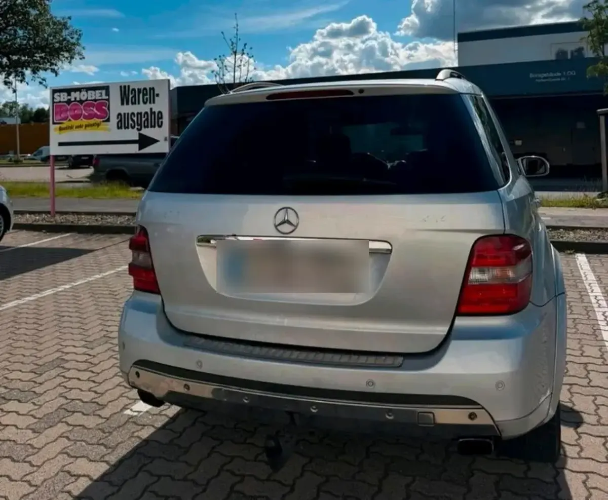 Gebraucht Mercedes ML320 224 PS (164 kW) 2006 Silber SUV