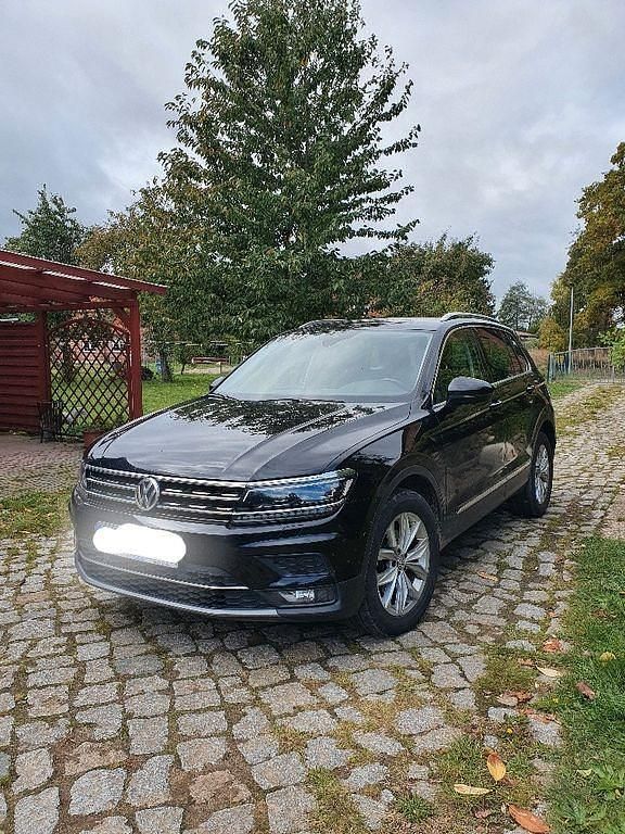 Schwarz Gebraucht 2019 VW Tiguan Highline SUV | 18.100 € (Superpreis) - Bild 1/4