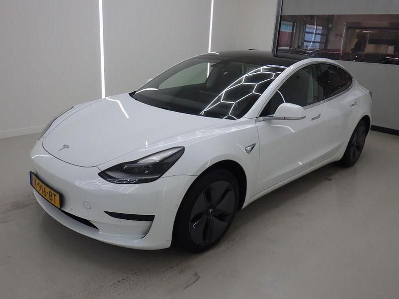 Weiß Gebraucht 2020 Tesla Model 3 Standard Range Limousine | 20.400 € (Superpreis) - Bild 1/4