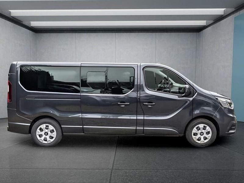 Gebraucht Renault Trafic 150 PS (110 kW) 2025 Grau Van / Kleinbus