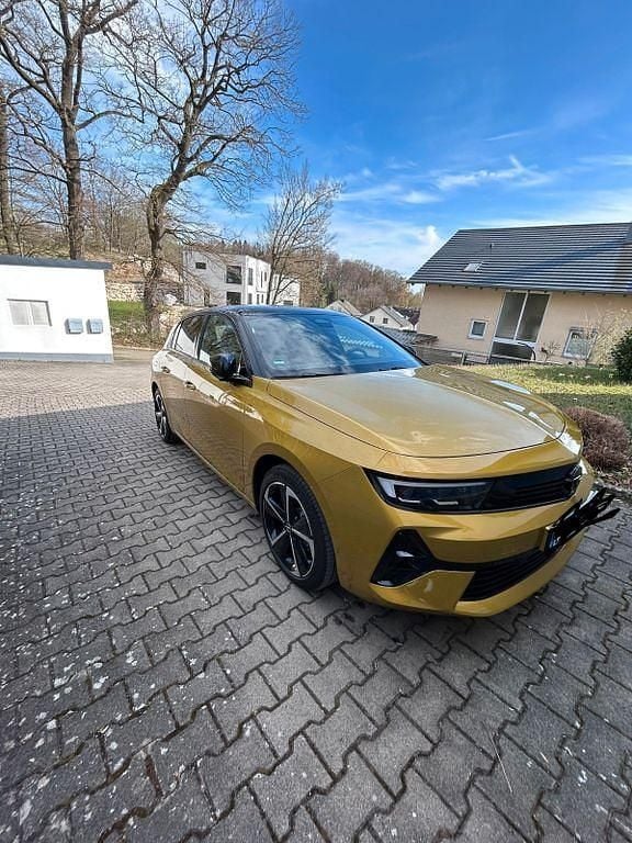 Gebraucht Opel Astra Edition 131 PS (96 kW) 2025 Gold Limousine