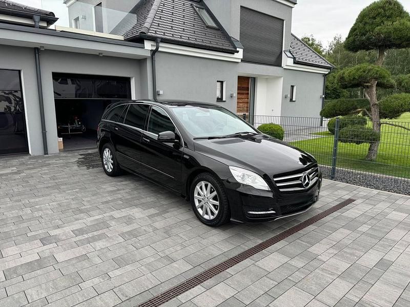 Schwarz Gebraucht 2013 Mercedes R350 Van / Kleinbus | 11.799 € (Fairer Preis) - Bild 1/4