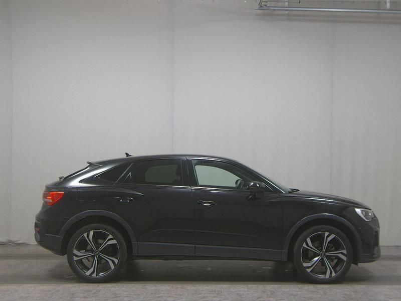 Schwarz Gebraucht 2022 Audi Q3 Sportback Ambiente SUV | 28.980 € (Superpreis) - Bild 1/4