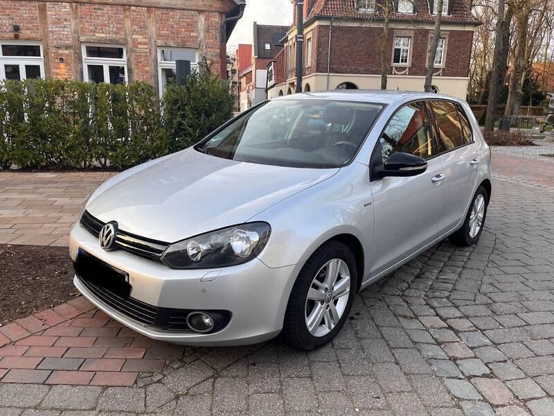 Silber Gebraucht 2012 VW Golf VII Match Limousine | 7.499 € (Guter Preis) - Bild 1/4