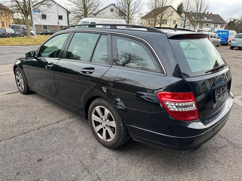 Gebraucht Mercedes C200 Classic 136 PS (100 kW) 2009 Schwarz Kombi