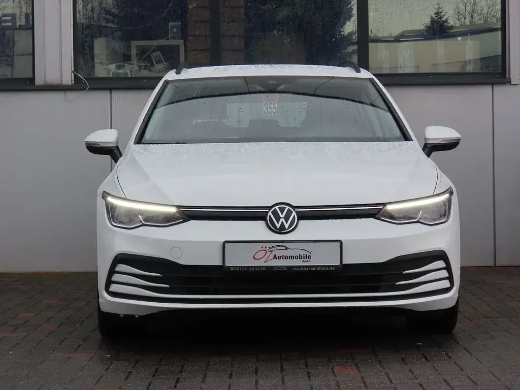 Gebraucht VW Golf VIII 150 PS (110 kW) 2023 Weiß Kombi