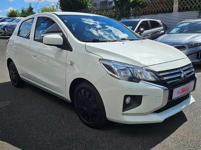 Islandweiss (s) Gebraucht 2021 Mitsubishi Space Star Spirit Limousine | 9.280 € (Fairer Preis) - Bild 1/3