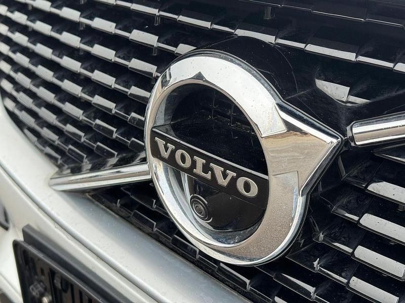 Gebraucht Volvo XC90 R-Design 235 PS (172 kW) 2017 Crystal white / metallic SUV