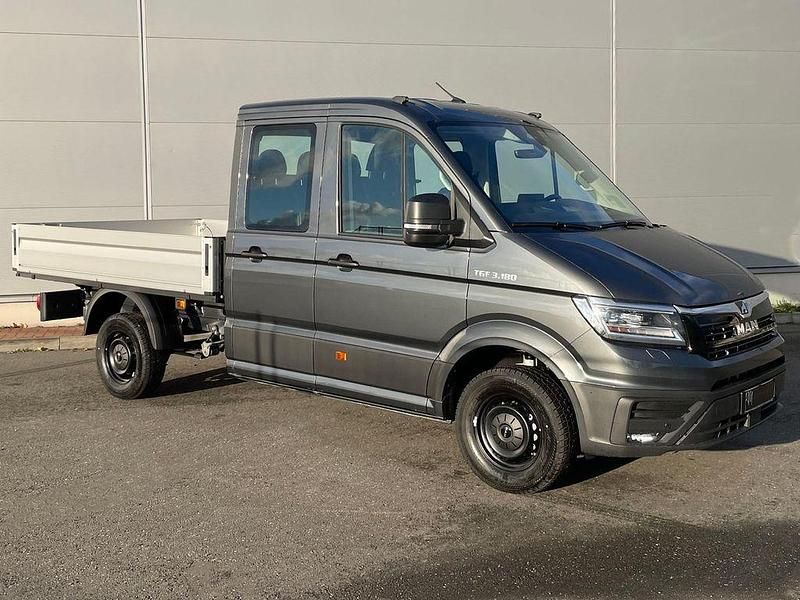 Neu MAN TGE 177 PS (130 kW) 2025 Grau Van