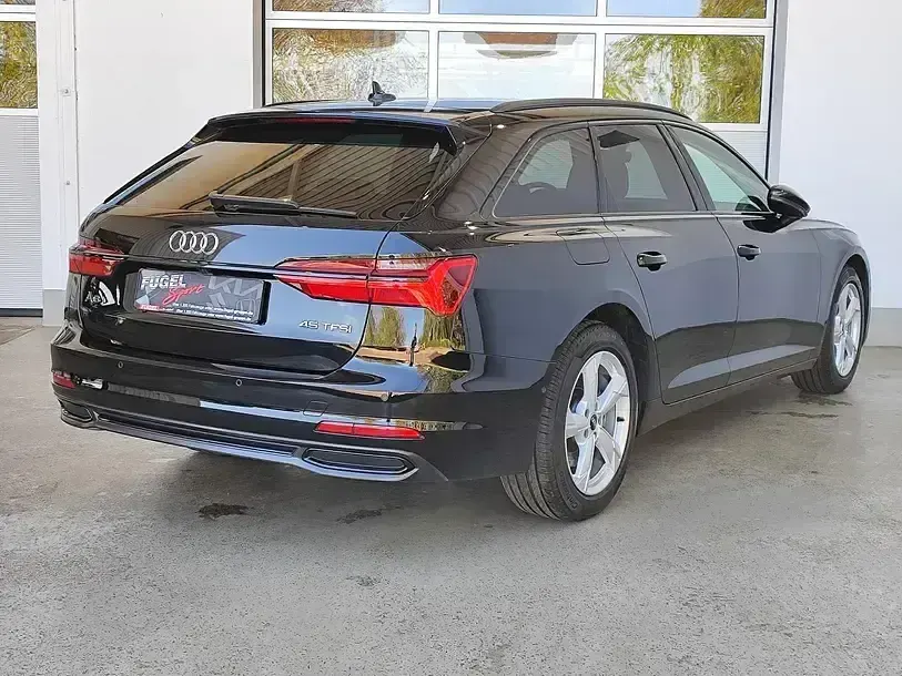 Gebraucht Audi A6 Sport 265 PS (194 kW) 2022 Mythosschwarz metallic Limousine