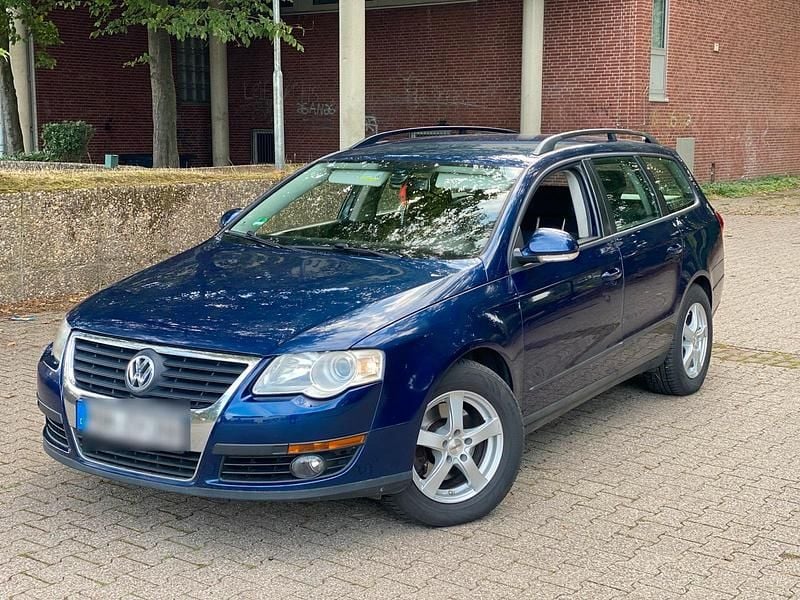 Blau Gebraucht 2006 VW Passat Kombi | 1.999 € (Fairer Preis) - Bild 1/4