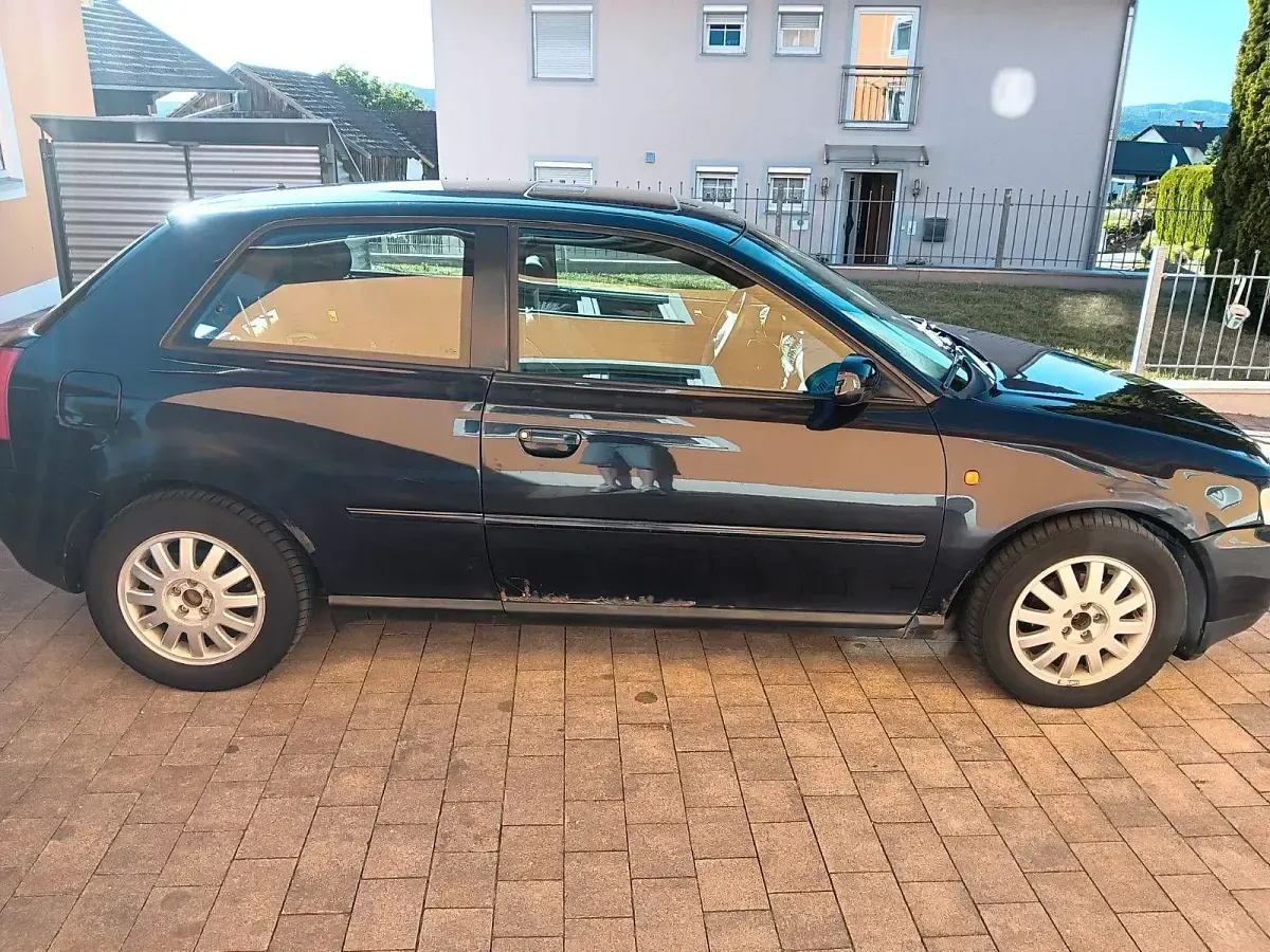 Gebraucht Audi A3 Ambiente 101 PS (74 kW) 1998 Blau Kleinwagen