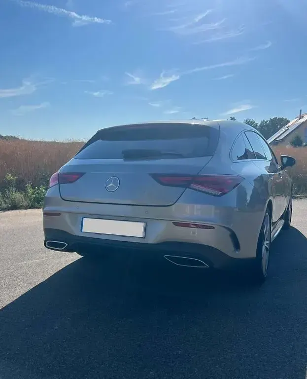 Gebraucht Mercedes CLA200 Shooting Brake 163 PS (119 kW) 2020 Gold Kombi