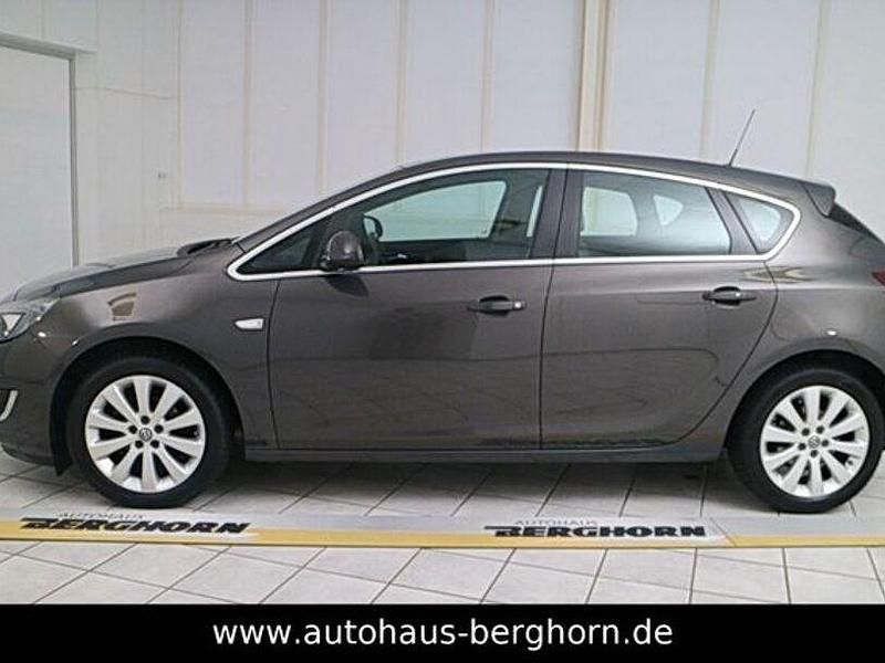 Gebraucht Opel Astra Exklusiv 140 PS (102 kW) 2015 Platin anthrazit (metallic) Limousine