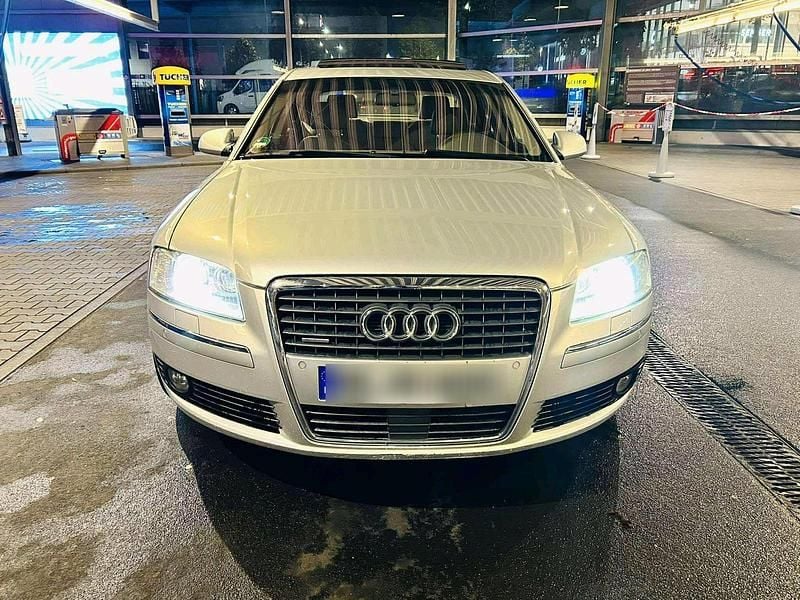 Silber Gebraucht 2005 Audi A8 Comfort Limousine | 7.900 € (Guter Preis) - Bild 1/4