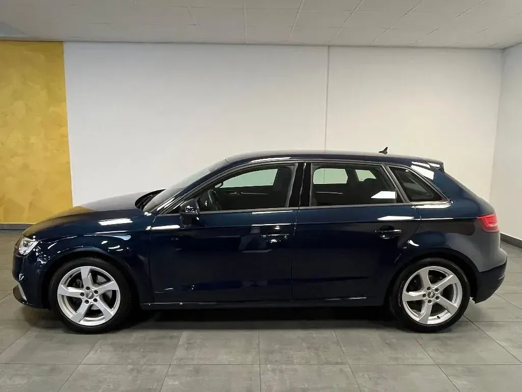 Gebraucht Audi A3 Sport 150 PS (110 kW) 2019 Blau Limousine