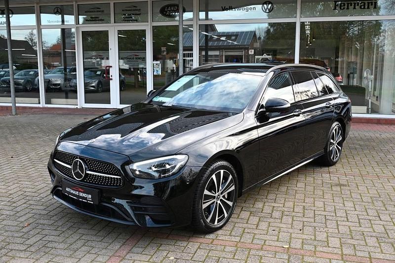 Gebraucht Mercedes E300 AMG 306 PS (225 kW) 2022 Schwarz Kombi