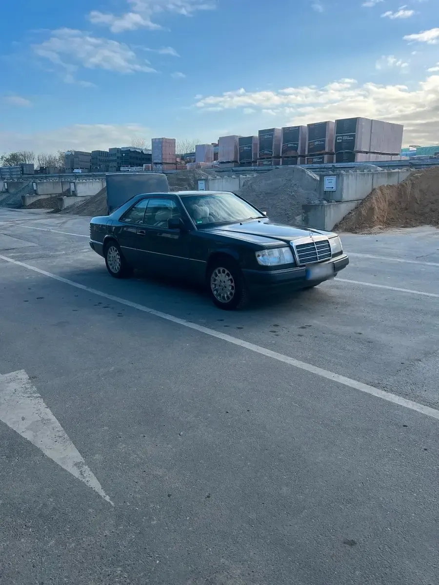 Gebraucht Mercedes 230 132 PS (97 kW) 1990 Schwarz Coupé