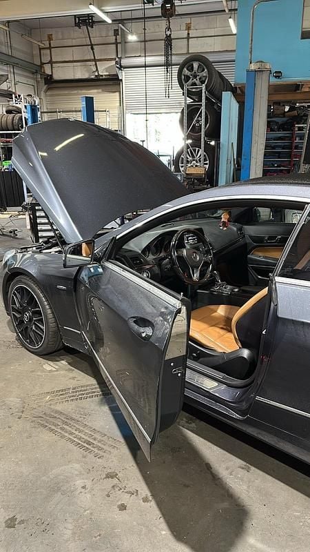 Gebraucht Mercedes E350 265 PS (194 kW) 2011 Grau Coupé