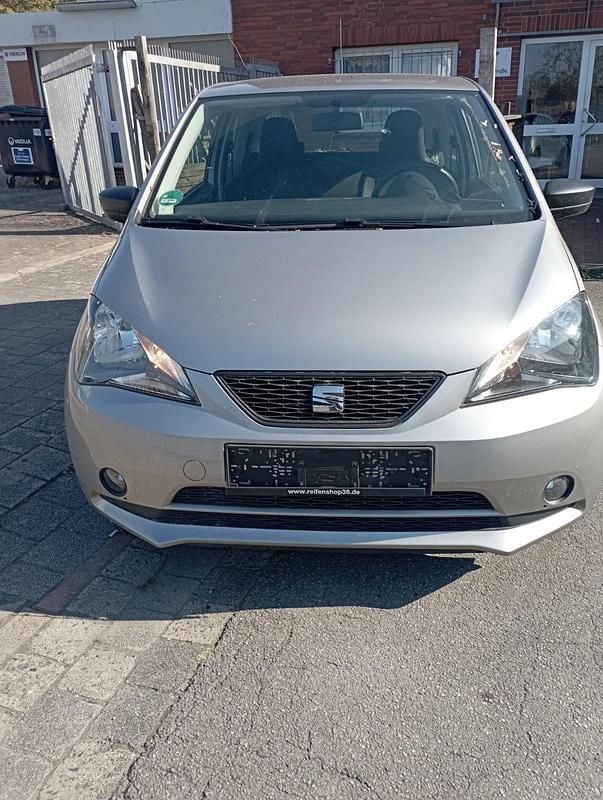 Grau Gebraucht 2017 Seat Mii Kleinwagen | 3.150 € (Fairer Preis) - Bild 1/4