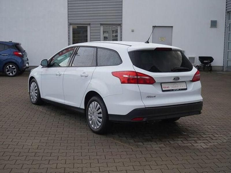 Gebraucht Ford Focus 120 PS (88 kW) 2018 Weiß Kombi